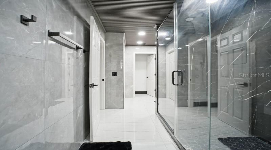 KISSIMMEE, Florida 34746, 5 Bedrooms Bedrooms, ,3 BathroomsBathrooms,Residential,For Sale,RAINIER,0,MFRS5144514