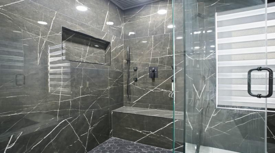 KISSIMMEE, Florida 34746, 5 Bedrooms Bedrooms, ,3 BathroomsBathrooms,Residential,For Sale,RAINIER,0,MFRS5144514