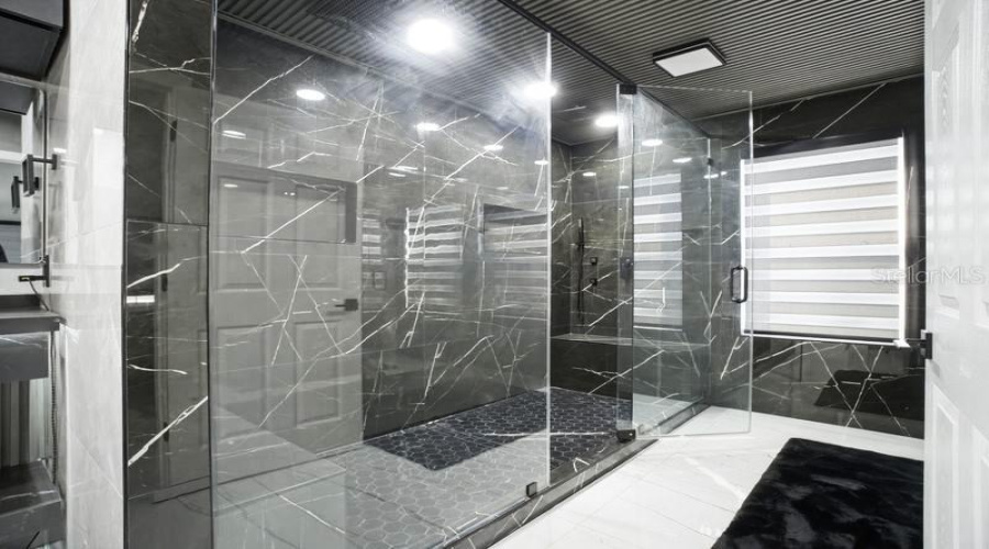 KISSIMMEE, Florida 34746, 5 Bedrooms Bedrooms, ,3 BathroomsBathrooms,Residential,For Sale,RAINIER,0,MFRS5144514