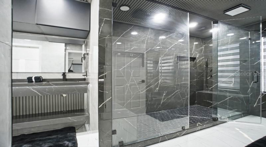 KISSIMMEE, Florida 34746, 5 Bedrooms Bedrooms, ,3 BathroomsBathrooms,Residential,For Sale,RAINIER,0,MFRS5144514