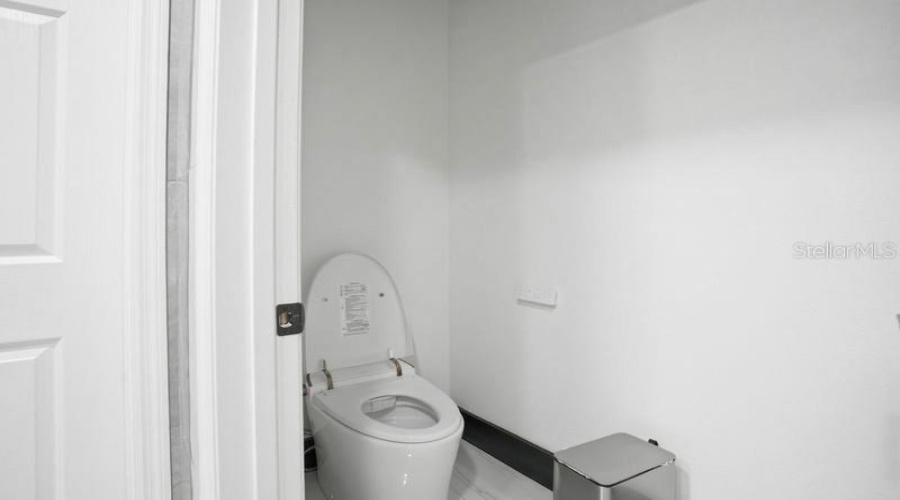 KISSIMMEE, Florida 34746, 5 Bedrooms Bedrooms, ,3 BathroomsBathrooms,Residential,For Sale,RAINIER,0,MFRS5144514