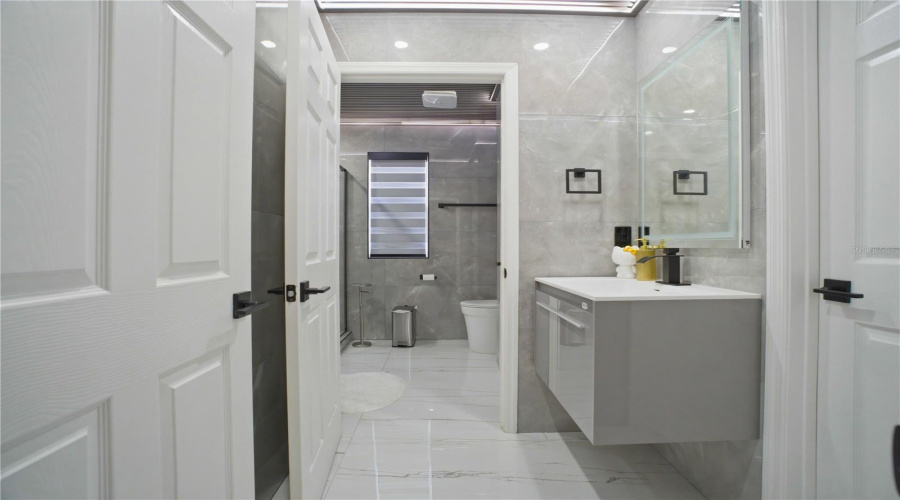 KISSIMMEE, Florida 34746, 5 Bedrooms Bedrooms, ,3 BathroomsBathrooms,Residential,For Sale,RAINIER,0,MFRS5144514