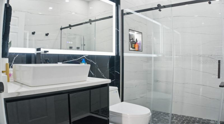 KISSIMMEE, Florida 34746, 5 Bedrooms Bedrooms, ,3 BathroomsBathrooms,Residential,For Sale,RAINIER,0,MFRS5144514