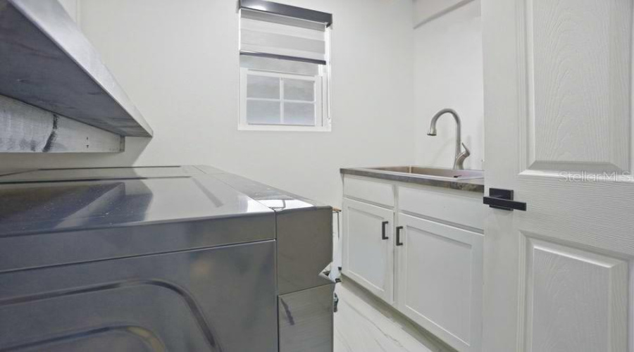 KISSIMMEE, Florida 34746, 5 Bedrooms Bedrooms, ,3 BathroomsBathrooms,Residential,For Sale,RAINIER,0,MFRS5144514