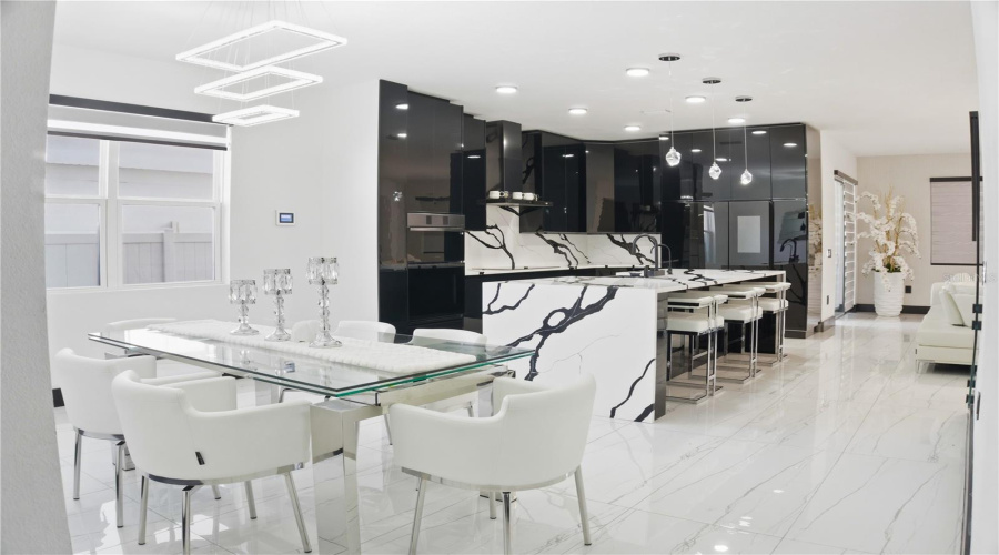 KISSIMMEE, Florida 34746, 5 Bedrooms Bedrooms, ,3 BathroomsBathrooms,Residential,For Sale,RAINIER,0,MFRS5144514