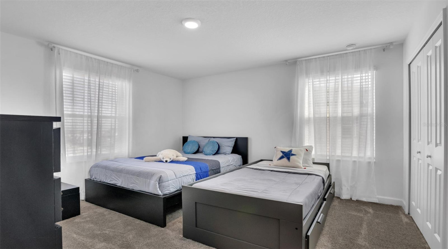 DAVENPORT, Florida 33896, 8 Bedrooms Bedrooms, ,5 BathroomsBathrooms,Residential,For Sale,SOMMERSET HILLS,0,MFRO6384809