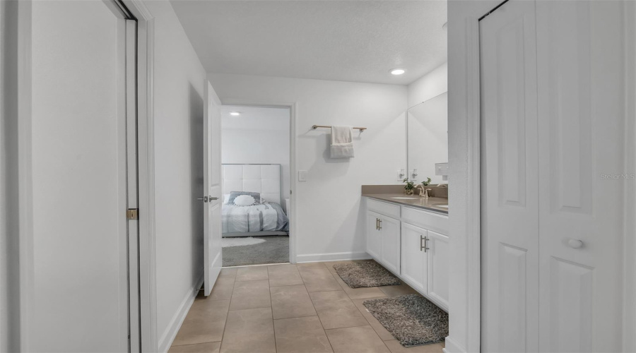 DAVENPORT, Florida 33896, 8 Bedrooms Bedrooms, ,5 BathroomsBathrooms,Residential,For Sale,SOMMERSET HILLS,0,MFRO6384809