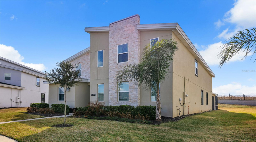 DAVENPORT, Florida 33896, 8 Bedrooms Bedrooms, ,5 BathroomsBathrooms,Residential,For Sale,SOMMERSET HILLS,0,MFRO6384809