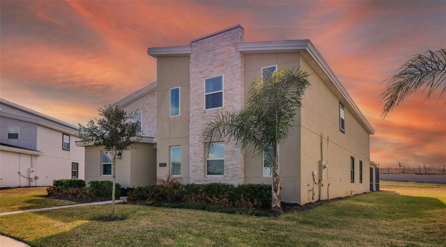 DAVENPORT, Florida 33896, 8 Bedrooms Bedrooms, ,5 BathroomsBathrooms,Residential,For Sale,SOMMERSET HILLS,0,MFRO6384809