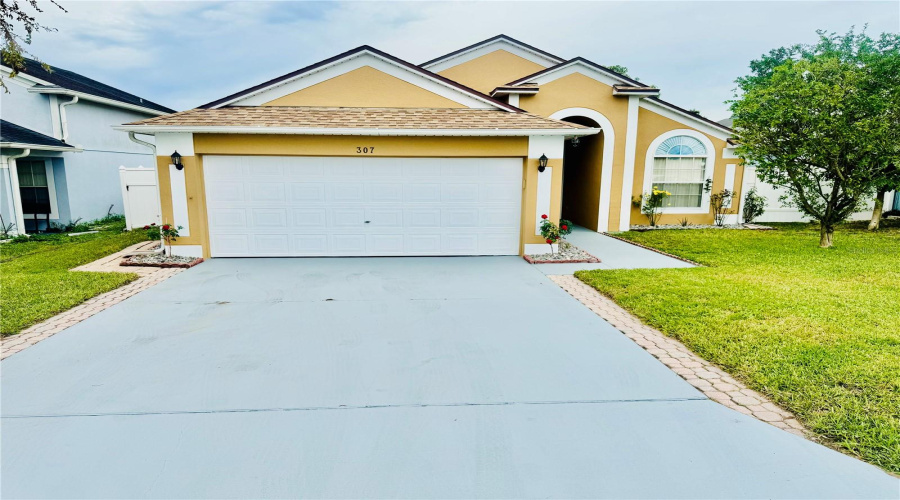 DAVENPORT, Florida 33837, 3 Bedrooms Bedrooms, ,2 BathroomsBathrooms,Residential,For Sale,NICHOLSON,0,MFRS5138086