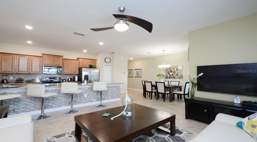 KISSIMMEE, Florida 34746, 4 Bedrooms Bedrooms, ,3 BathroomsBathrooms,Residential,For Sale,CLOCK TOWER,0,MFRO6279626