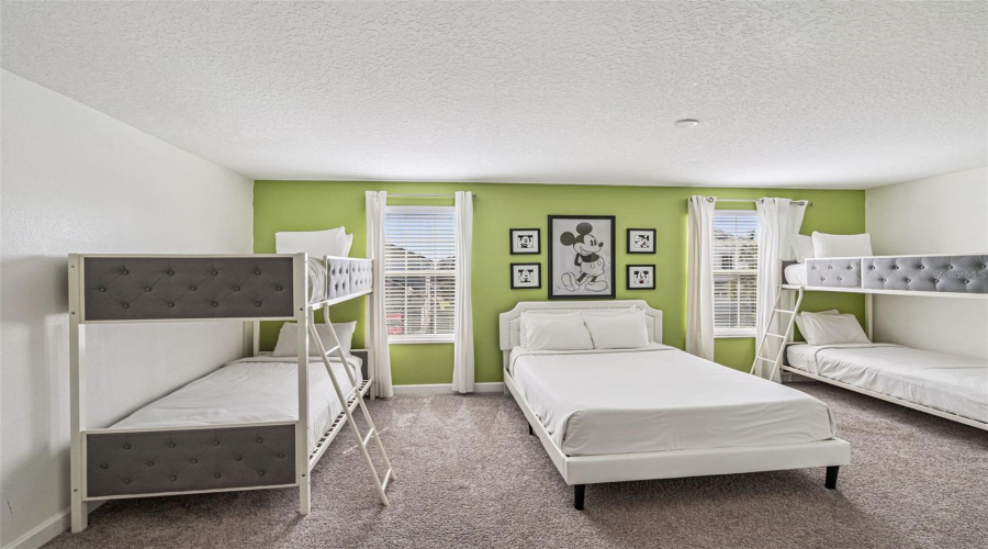 DAVENPORT, Florida 33896, 9 Bedrooms Bedrooms, ,5 BathroomsBathrooms,Residential,For Sale,STINGER,0,MFRS5144582