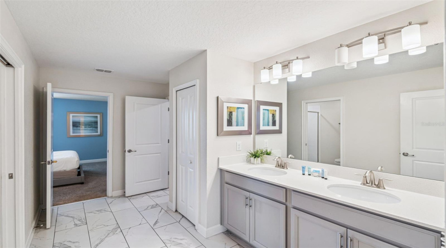 DAVENPORT, Florida 33896, 9 Bedrooms Bedrooms, ,5 BathroomsBathrooms,Residential,For Sale,STINGER,0,MFRS5144582