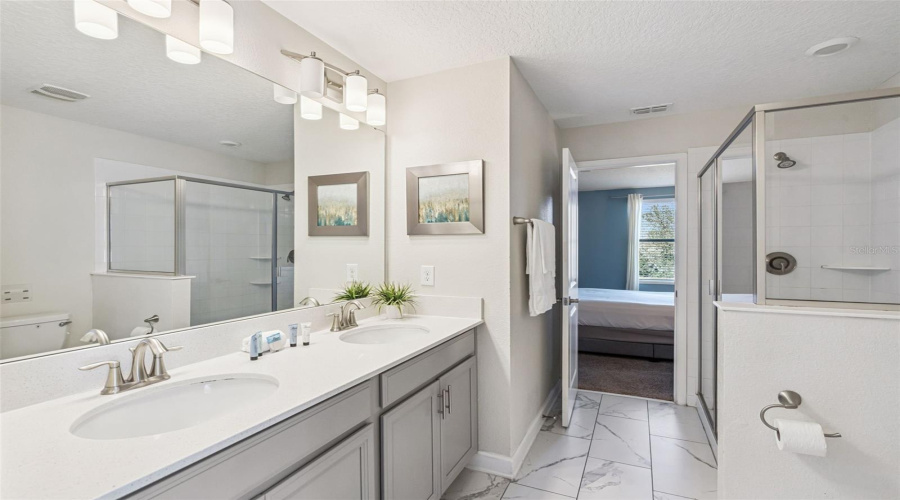 DAVENPORT, Florida 33896, 9 Bedrooms Bedrooms, ,5 BathroomsBathrooms,Residential,For Sale,STINGER,0,MFRS5144582