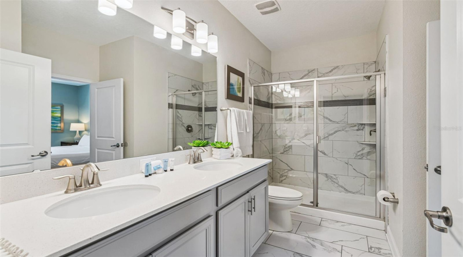 DAVENPORT, Florida 33896, 9 Bedrooms Bedrooms, ,5 BathroomsBathrooms,Residential,For Sale,STINGER,0,MFRS5144582