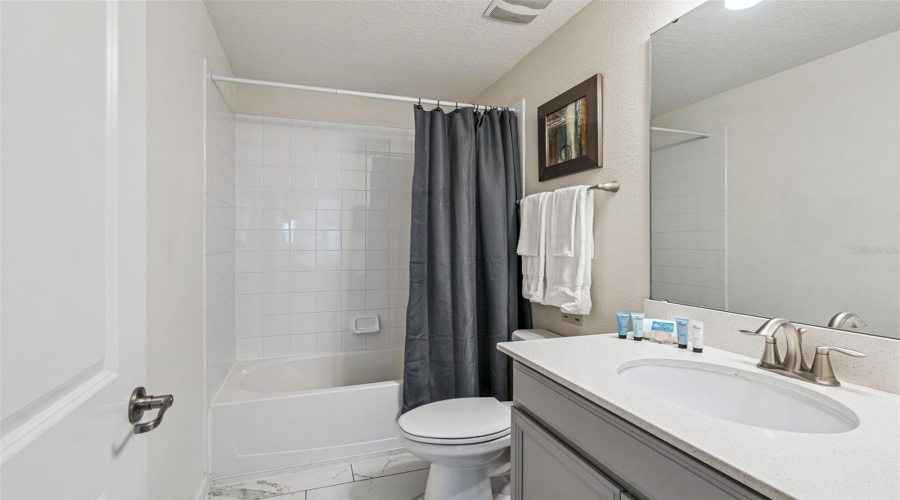 DAVENPORT, Florida 33896, 9 Bedrooms Bedrooms, ,5 BathroomsBathrooms,Residential,For Sale,STINGER,0,MFRS5144582