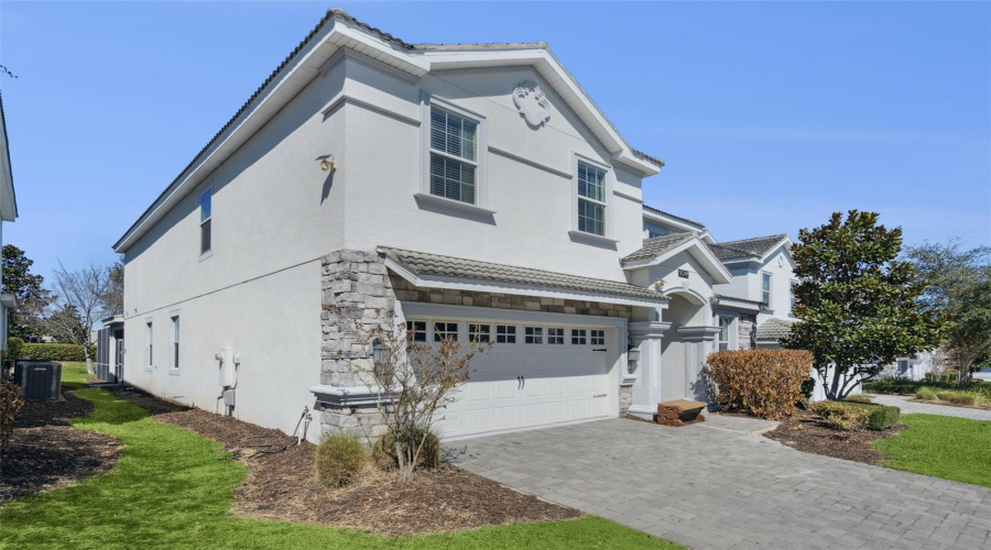 DAVENPORT, Florida 33896, 9 Bedrooms Bedrooms, ,5 BathroomsBathrooms,Residential,For Sale,STINGER,0,MFRS5144582