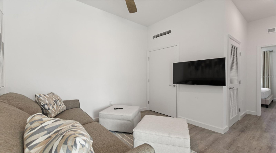 DAVENPORT, Florida 33896, 3 Bedrooms Bedrooms, ,2 BathroomsBathrooms,Residential,For Sale,TRIKOMO,0,MFRO6385848