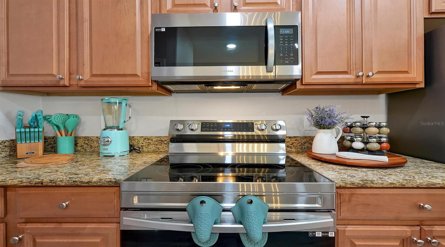 KISSIMMEE, Florida 34747, 5 Bedrooms Bedrooms, ,4 BathroomsBathrooms,Residential,For Sale,CALIFORNIA PALM,0,MFRO6385662