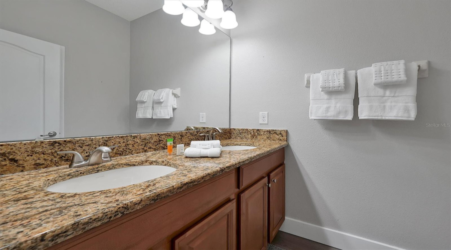 KISSIMMEE, Florida 34747, 5 Bedrooms Bedrooms, ,4 BathroomsBathrooms,Residential,For Sale,CALIFORNIA PALM,0,MFRO6385662