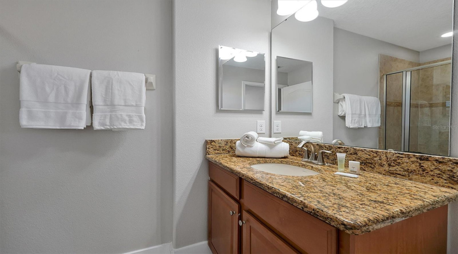 KISSIMMEE, Florida 34747, 5 Bedrooms Bedrooms, ,4 BathroomsBathrooms,Residential,For Sale,CALIFORNIA PALM,0,MFRO6385662