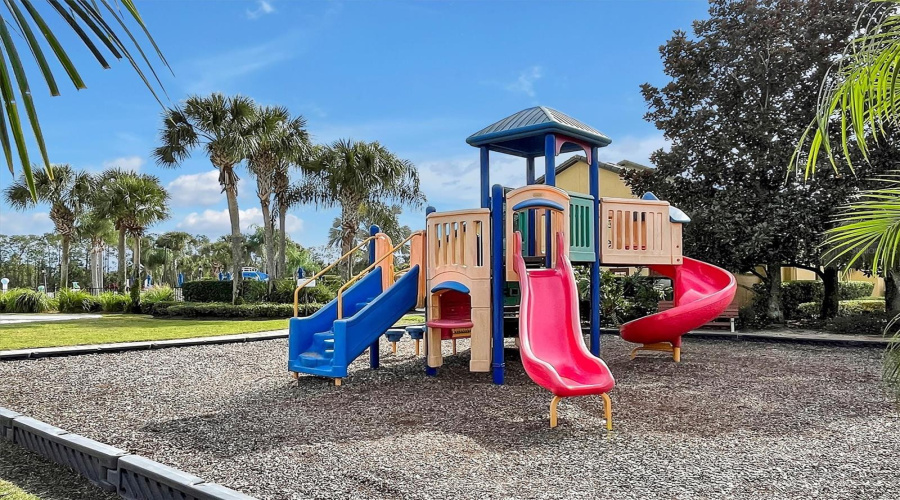 KISSIMMEE, Florida 34747, 5 Bedrooms Bedrooms, ,4 BathroomsBathrooms,Residential,For Sale,CALIFORNIA PALM,0,MFRO6385662