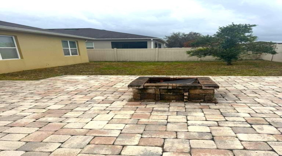 DAVENPORT, Florida 33896, 4 Bedrooms Bedrooms, ,2 BathroomsBathrooms,Residential,For Sale,MARABOU,0,MFRTB8479814