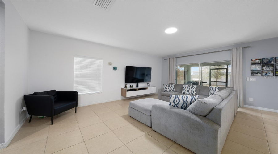 DAVENPORT, Florida 33837, 4 Bedrooms Bedrooms, ,3 BathroomsBathrooms,Residential,For Sale,ANNABELLE,0,MFRS5144583