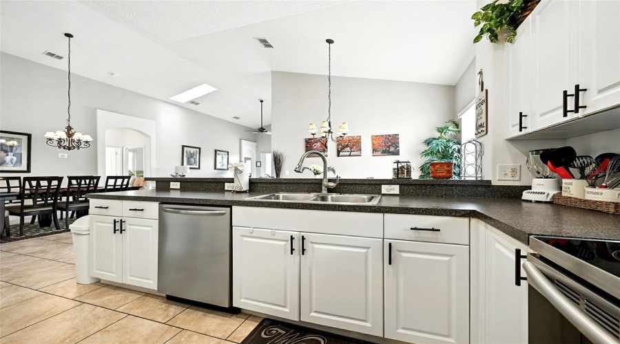 DAVENPORT, Florida 33897, 5 Bedrooms Bedrooms, ,4 BathroomsBathrooms,Residential,For Sale,TUSCAN HILLS,0,MFRS5134240