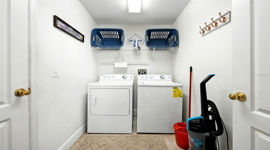 DAVENPORT, Florida 33897, 5 Bedrooms Bedrooms, ,4 BathroomsBathrooms,Residential,For Sale,TUSCAN HILLS,0,MFRS5134240