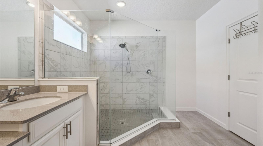 Master Bath/En Suite