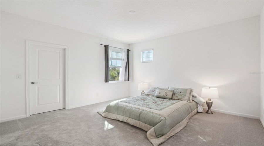 DAVENPORT, Florida 33837, 5 Bedrooms Bedrooms, ,4 BathroomsBathrooms,Residential,For Sale,FORTUNA,0,MFRO6384784