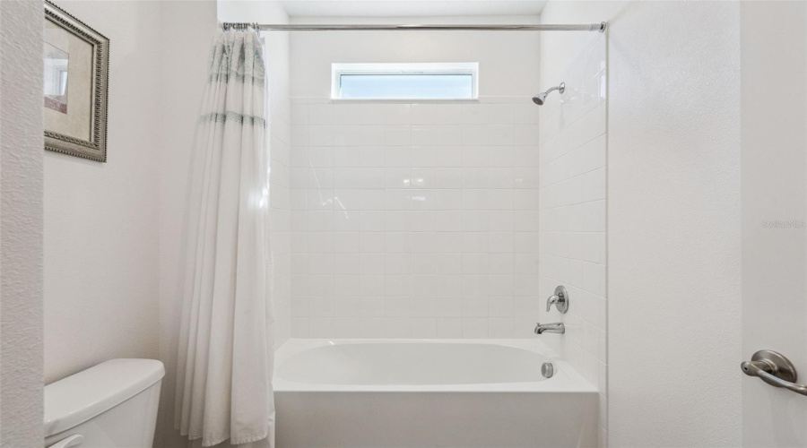 DAVENPORT, Florida 33837, 5 Bedrooms Bedrooms, ,4 BathroomsBathrooms,Residential,For Sale,FORTUNA,0,MFRO6384784