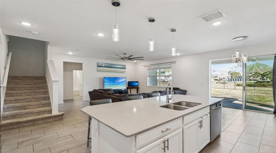 DAVENPORT, Florida 33837, 5 Bedrooms Bedrooms, ,4 BathroomsBathrooms,Residential,For Sale,FORTUNA,0,MFRO6384784