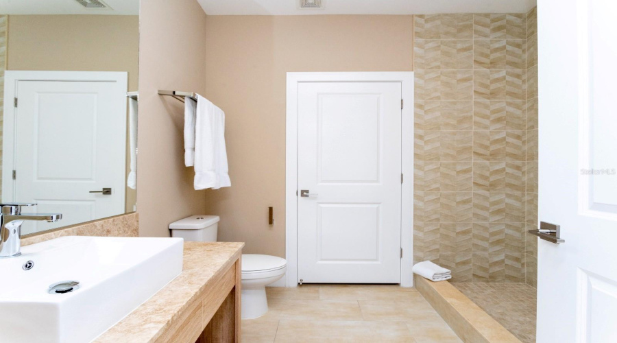 KISSIMMEE, Florida 34747, 4 Bedrooms Bedrooms, ,4 BathroomsBathrooms,Residential,For Sale,BROOKLYN,0,MFRO6380967