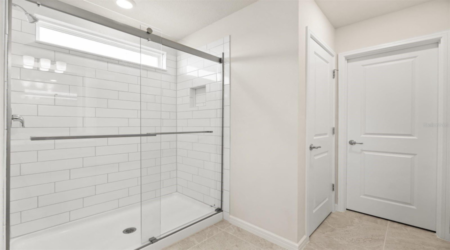 DAVENPORT, Florida 33896, 5 Bedrooms Bedrooms, ,3 BathroomsBathrooms,Residential,For Sale,LOVELY,0,MFRO6384854