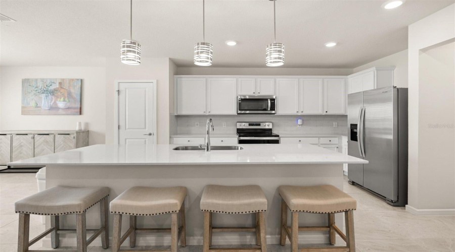 DAVENPORT, Florida 33896, 5 Bedrooms Bedrooms, ,3 BathroomsBathrooms,Residential,For Sale,LOVELY,0,MFRO6384854