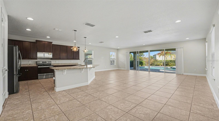 KISSIMMEE, Florida 34747, 5 Bedrooms Bedrooms, ,4 BathroomsBathrooms,Residential,For Sale,MINTON,0,MFRO6385896