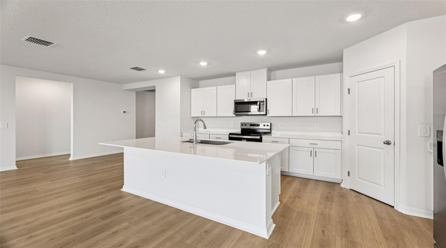 DAVENPORT, Florida 33837, 4 Bedrooms Bedrooms, ,2 BathroomsBathrooms,Residential,For Sale,MUD CANYON,0,MFRO6358401