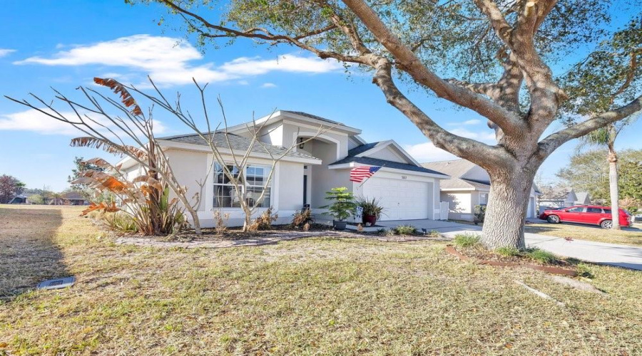 DAVENPORT, Florida 33897, 3 Bedrooms Bedrooms, ,2 BathroomsBathrooms,Residential,For Sale,RESTON,0,MFRO6385784