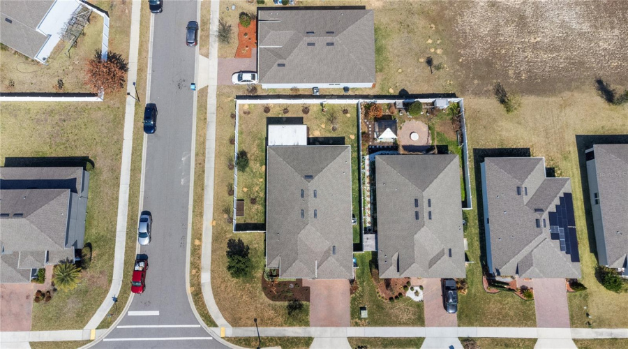 Corner Lot with street lamps