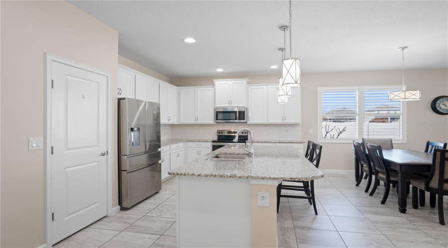 DAVENPORT, Florida 33837, 4 Bedrooms Bedrooms, ,2 BathroomsBathrooms,Residential,For Sale,SAPPHIRE,0,MFRS5143494