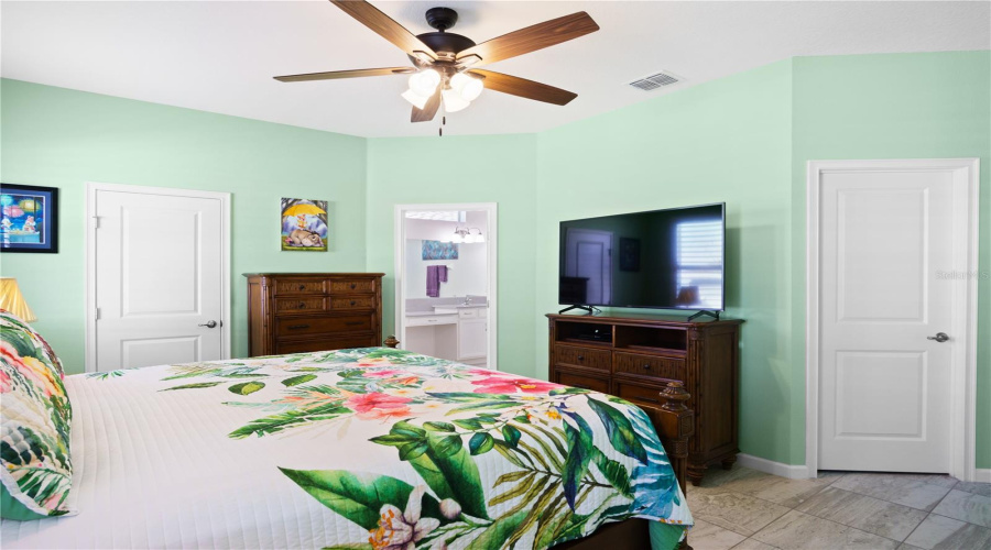 Double walk-in closets!