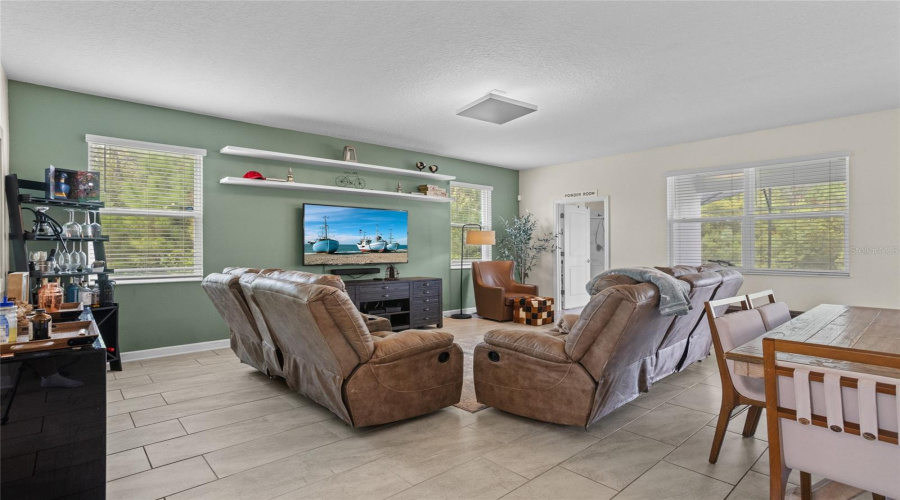 KISSIMMEE, Florida 34746, 6 Bedrooms Bedrooms, ,6 BathroomsBathrooms,Residential,For Sale,TARGET,0,MFRO6342138