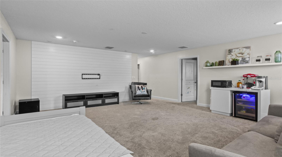 KISSIMMEE, Florida 34746, 6 Bedrooms Bedrooms, ,6 BathroomsBathrooms,Residential,For Sale,TARGET,0,MFRO6342138