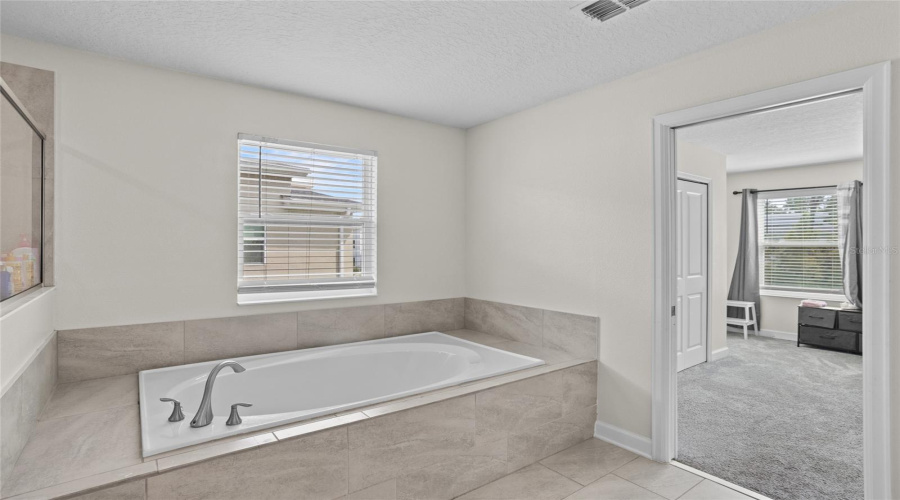 KISSIMMEE, Florida 34746, 6 Bedrooms Bedrooms, ,6 BathroomsBathrooms,Residential,For Sale,TARGET,0,MFRO6342138