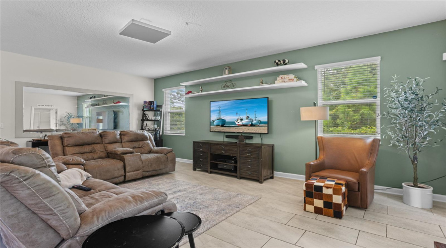 KISSIMMEE, Florida 34746, 6 Bedrooms Bedrooms, ,6 BathroomsBathrooms,Residential,For Sale,TARGET,0,MFRO6342138