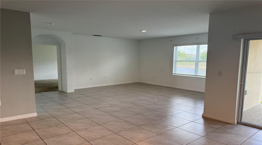 DAVENPORT, Florida 33837, 4 Bedrooms Bedrooms, ,2 BathroomsBathrooms,Residential,For Sale,NICKEN,0,MFRS5144717