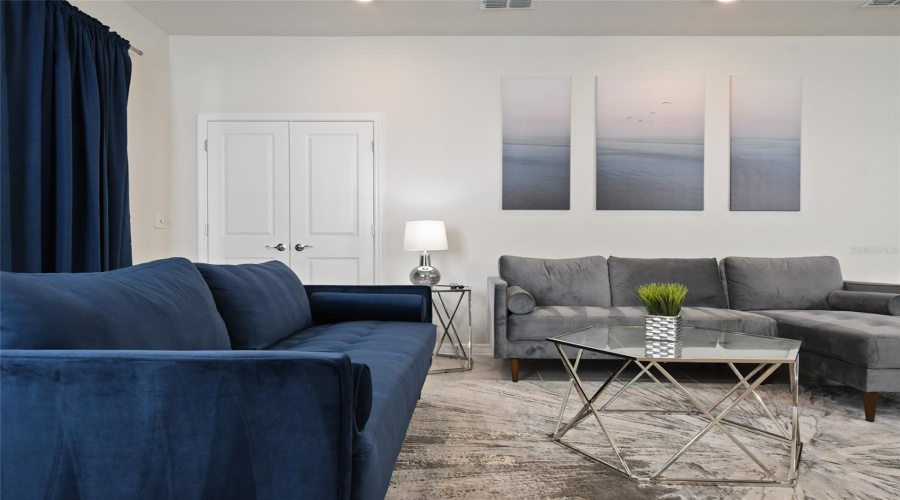 DAVENPORT, Florida 33897, 6 Bedrooms Bedrooms, ,4 BathroomsBathrooms,Residential,For Sale,KAIPO,0,MFRO6385800