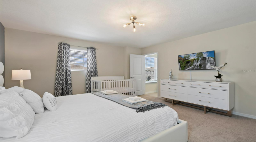 DAVENPORT, Florida 33897, 6 Bedrooms Bedrooms, ,4 BathroomsBathrooms,Residential,For Sale,KAIPO,0,MFRO6385800